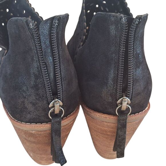 Sofft Millard Peep-Toe Bootie Black Leather Scalloped Laser Cut Zip COMFORT 10 - Picture 7 of 16